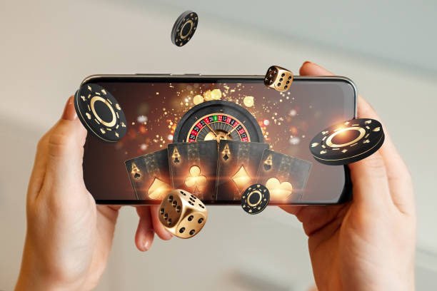 Người dùng Việt Nam thực hiện nạp tiền trên lc88 game bằng điện thoại qua ví MoMo