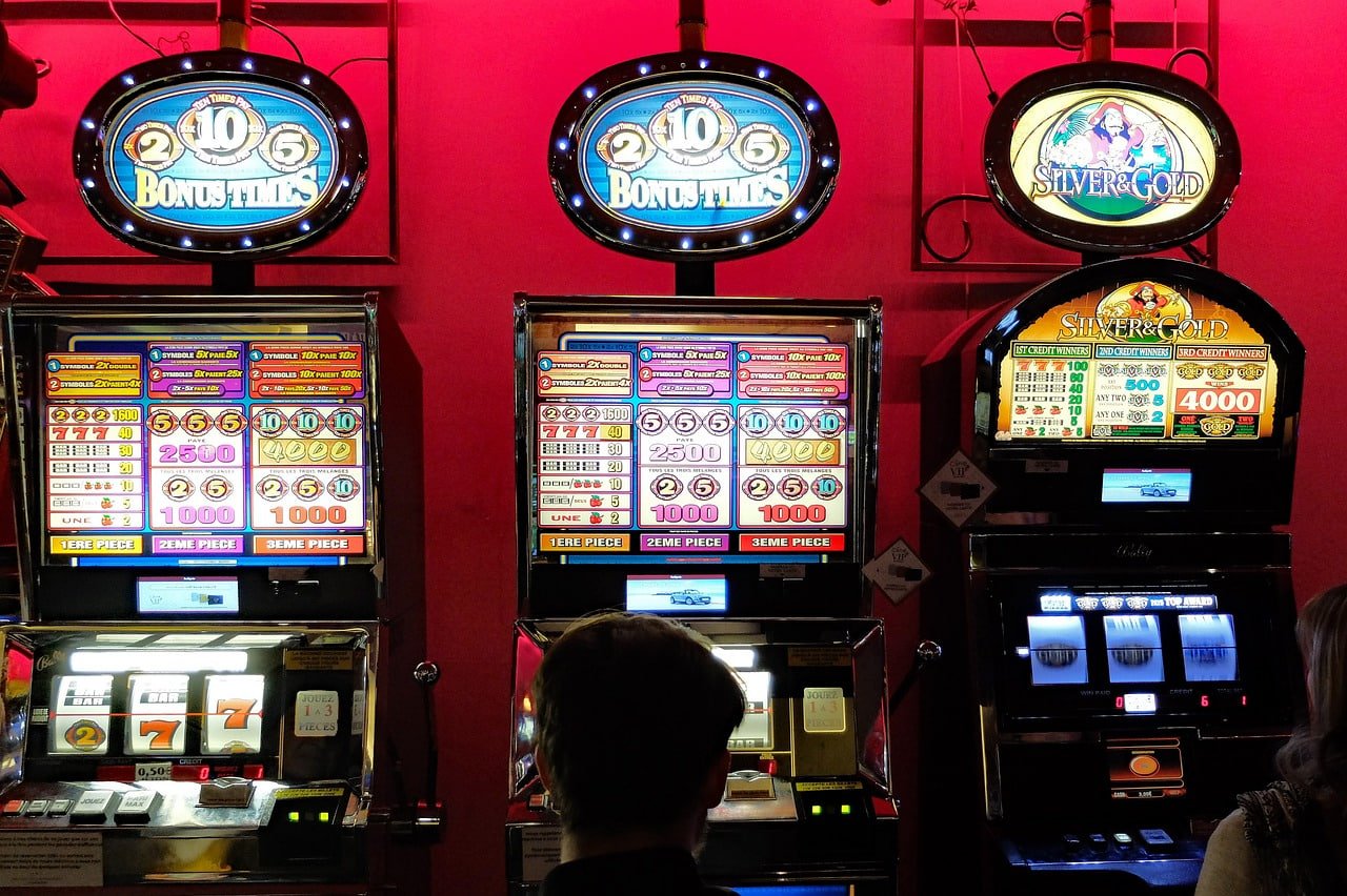 Người dùng Việt Nam truy cập sảnh game live casino trên điện thoại di động lc88 game